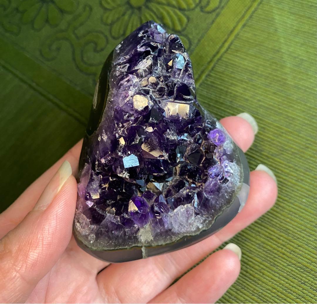 アメジスト クラスター 紫水晶 原石　瑪瑙母岩　高品質　紫水晶カッサ　168g