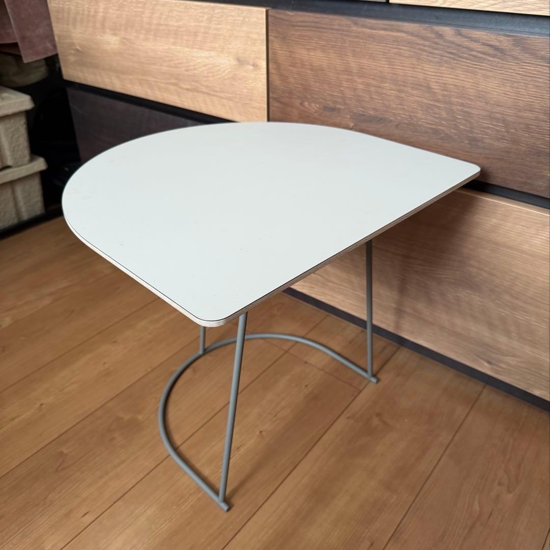 サイドテーブル・ナイトテーブル・ローテーブル muuto AIRY COFFEE TABLE / HALF SIZE gray