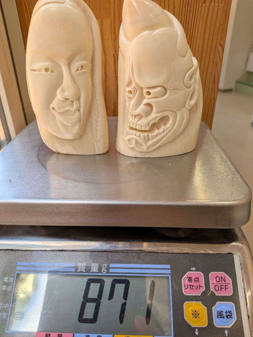 マッコウ鯨歯彫物