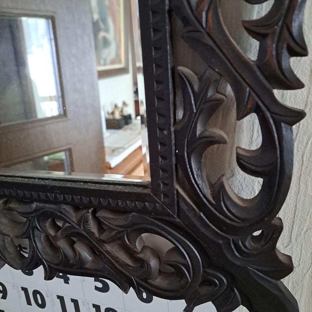 黒い彫刻入り壁掛け鏡　昭和レトロ　アンティーク　2枚セット　木製