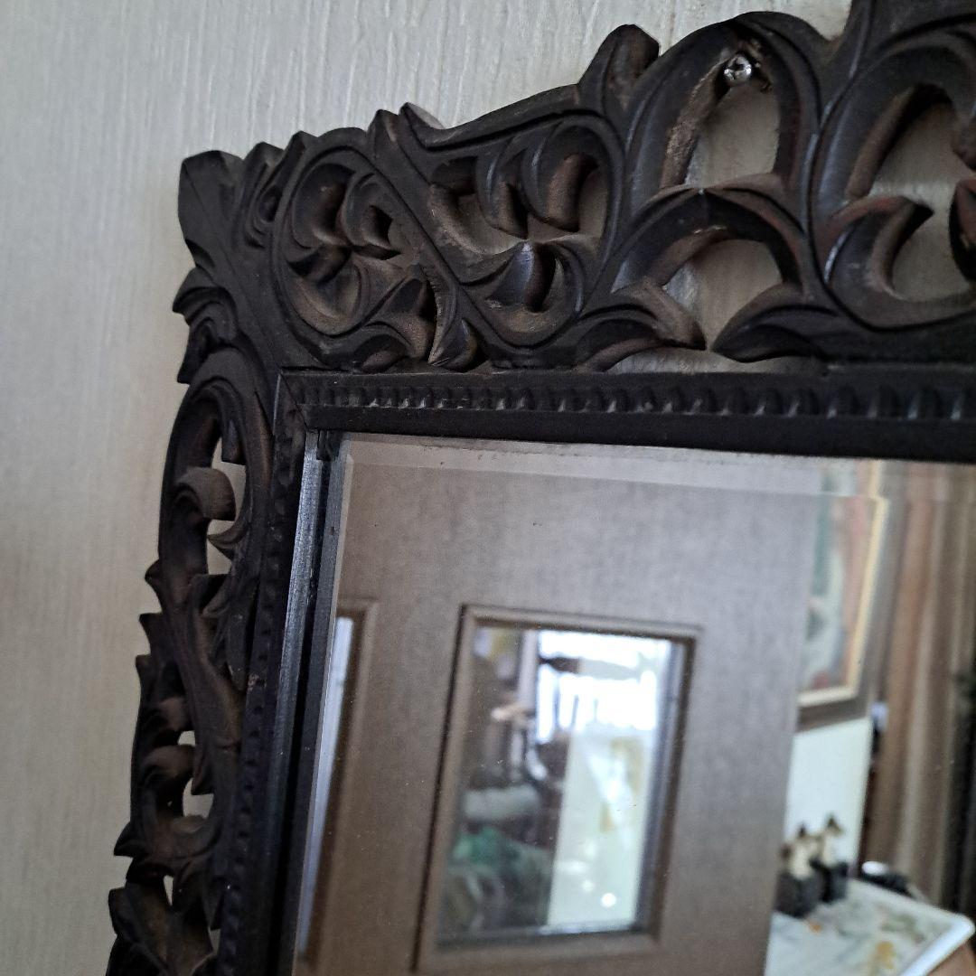 黒い彫刻入り壁掛け鏡　昭和レトロ　アンティーク　2枚セット　木製