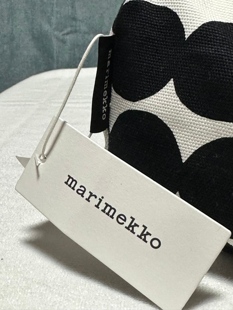 新品未使用！marimekko ドット柄ビーズクッション