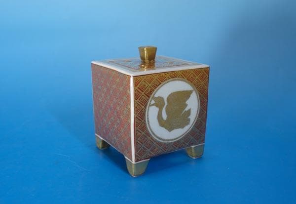 九谷焼　金襴手　角香炉　四方香炉　 山岸政明　共箱　石川県無形文化財 2004