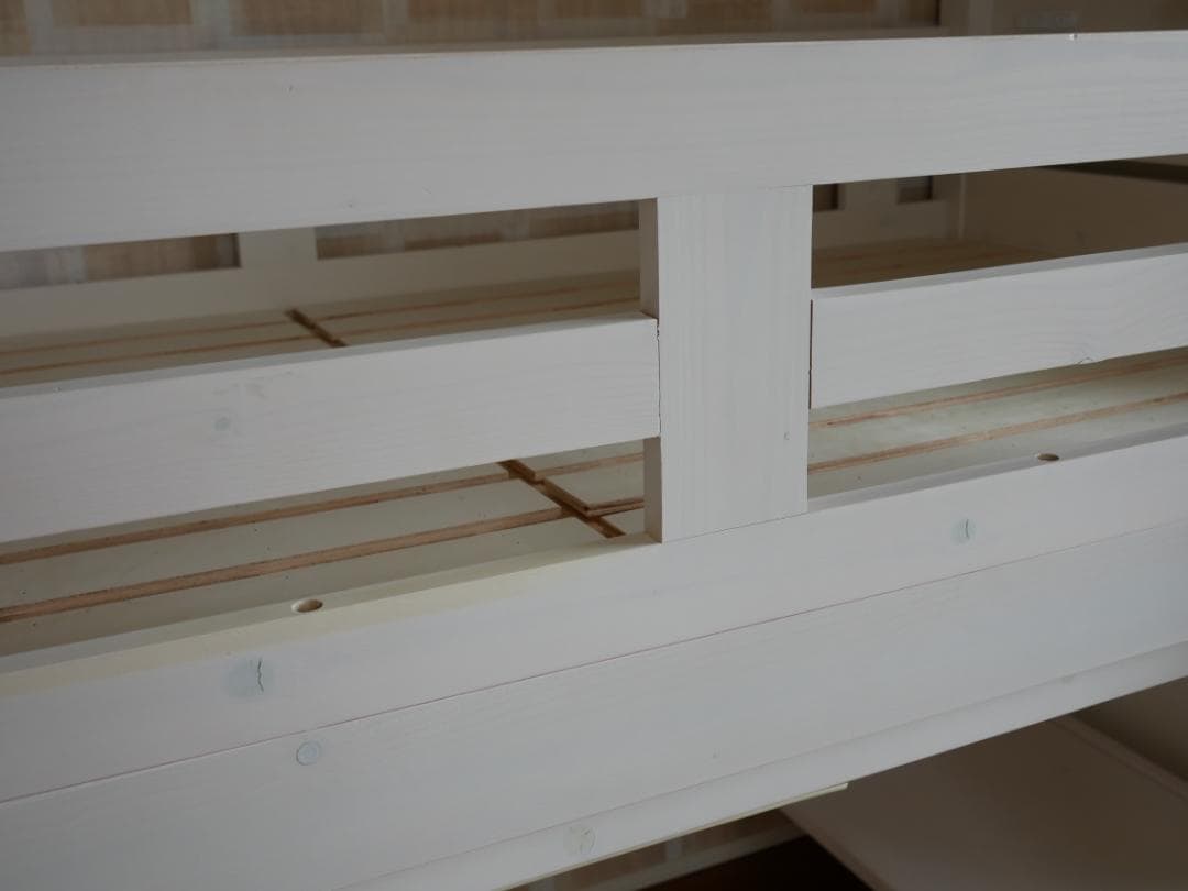 【直接引き渡しのみ】美品、ロフトベッド イーニーMid ホワイト 宮棚付　収納