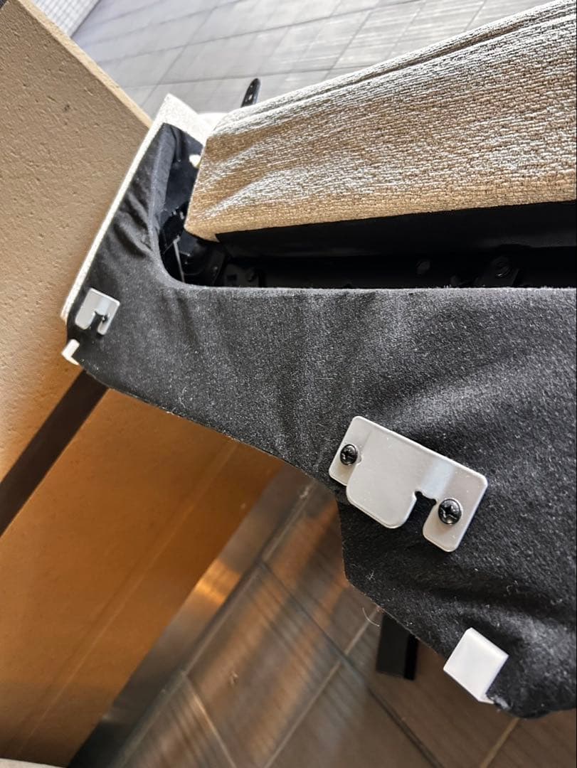 ニトリ　2人掛け　電動布張りリクライニングソファKK6133 BE/LGY