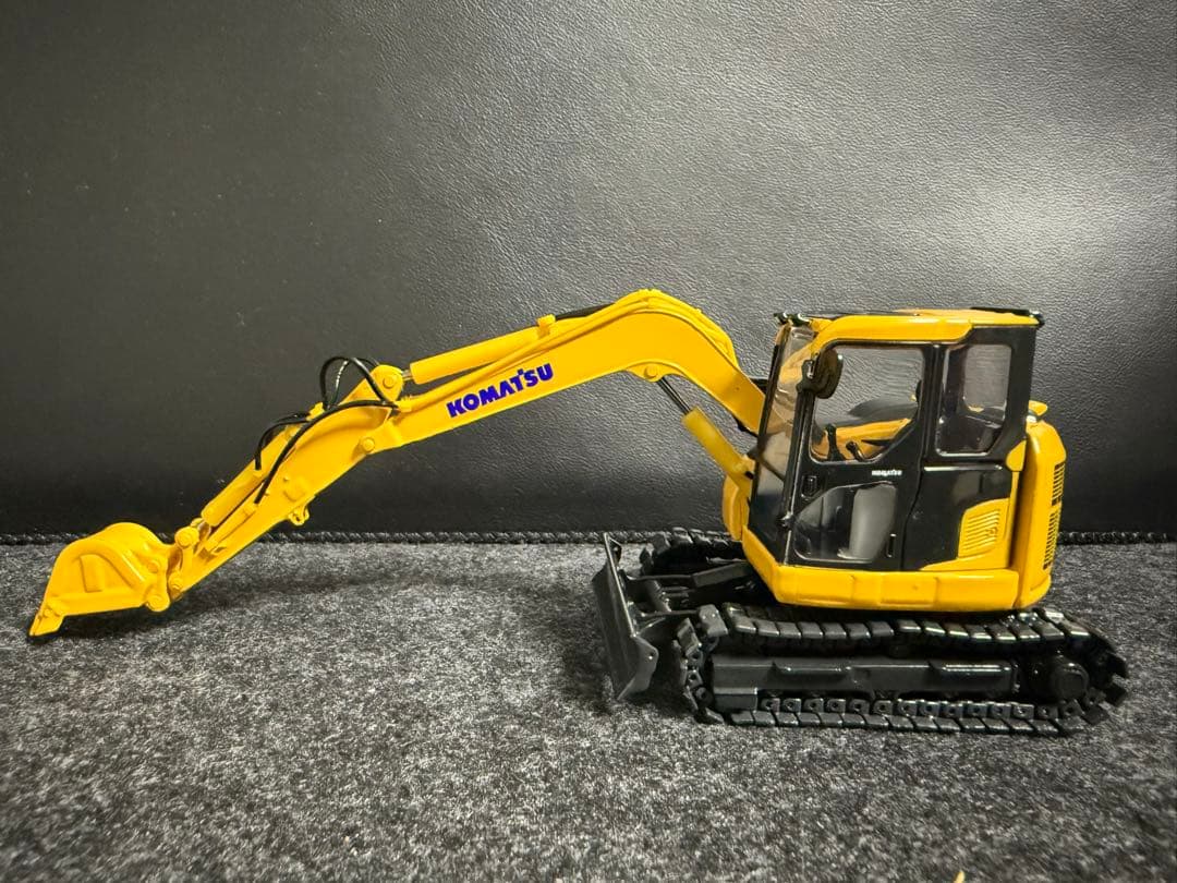 KOMATSU コマツ PC78US-11 ミニチュア重機 1/50 - メルカリ