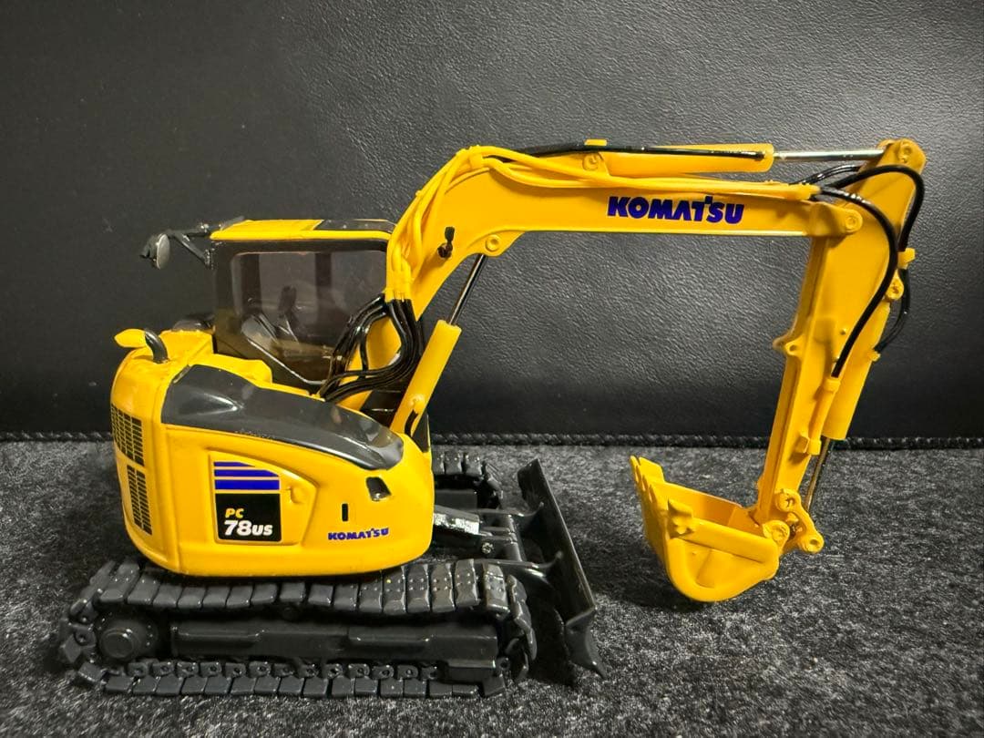 KOMATSU コマツ PC78US-11 ミニチュア重機 1/50 - メルカリ
