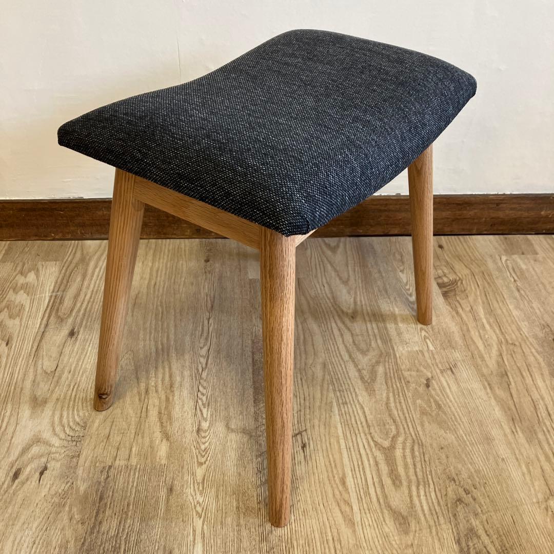 レッドオーク無垢材　スツール　新品　ナチュラル色