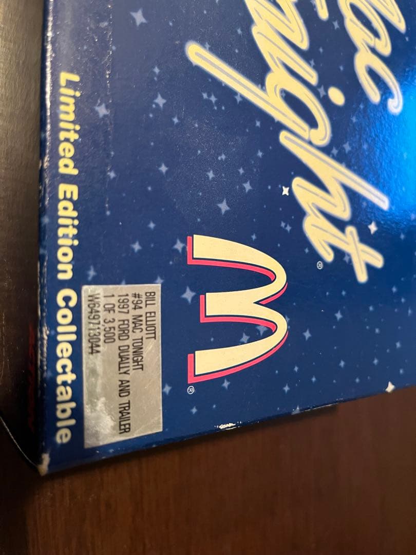 ミニカー トレーラー　Ford Dually&Trailer 1/64