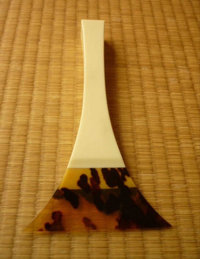三味線 撥 鼈甲 1枚甲　開き 11.8cm　 重さ190ｇ
