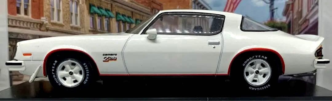 アメリカンカーコレクション シボレー カマロ Z28 1977 1/43 イクソ