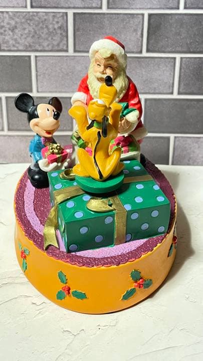 ディズニークリスマス　ミッキープルートサンタ　フィギュアリン・置物オルゴール