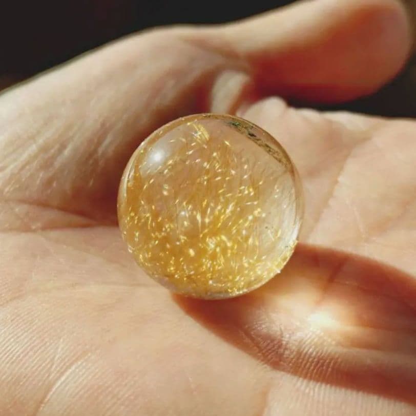 ルチルクォーツ スフィア マニハール ヒマラヤ水晶 天然石 パワーストーン 置物