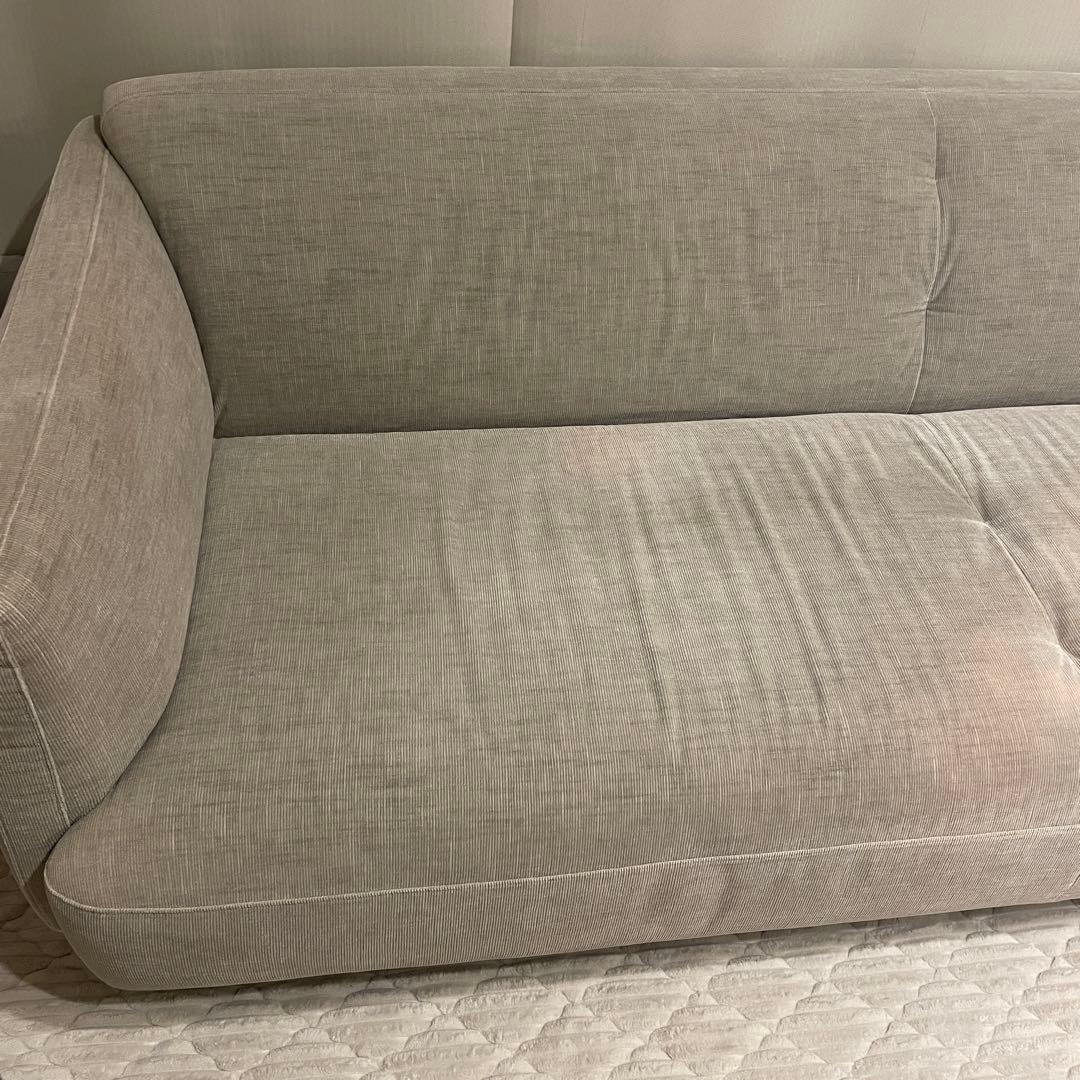 Modena 3人掛けソファ ファブリックグレー　ボーコンセプト