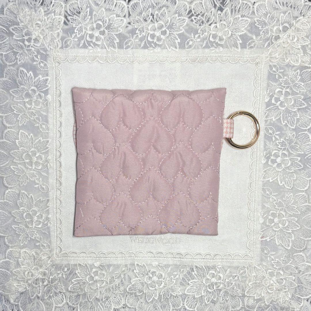 ミニポーチ　サニタリーポーチ　ハートキルティング　ハンドメイド