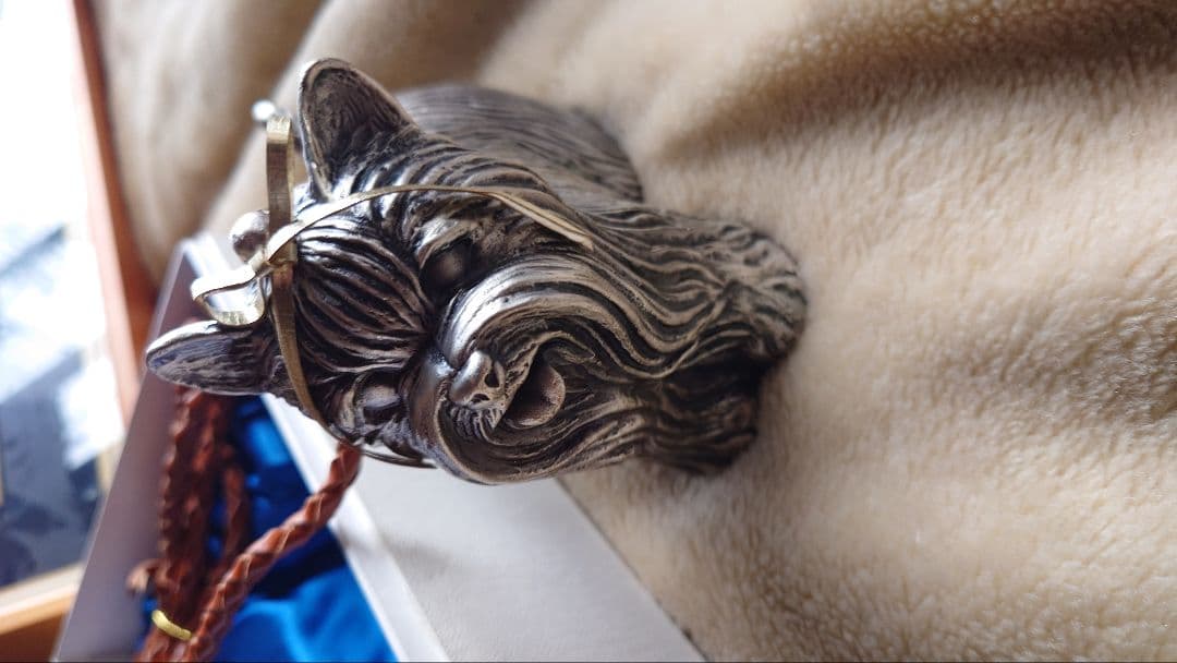 WAKO ブロンズ？　ヨークシャーテリア　リード付き