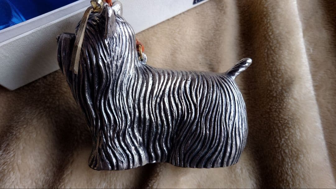 WAKO ブロンズ？　ヨークシャーテリア　リード付き