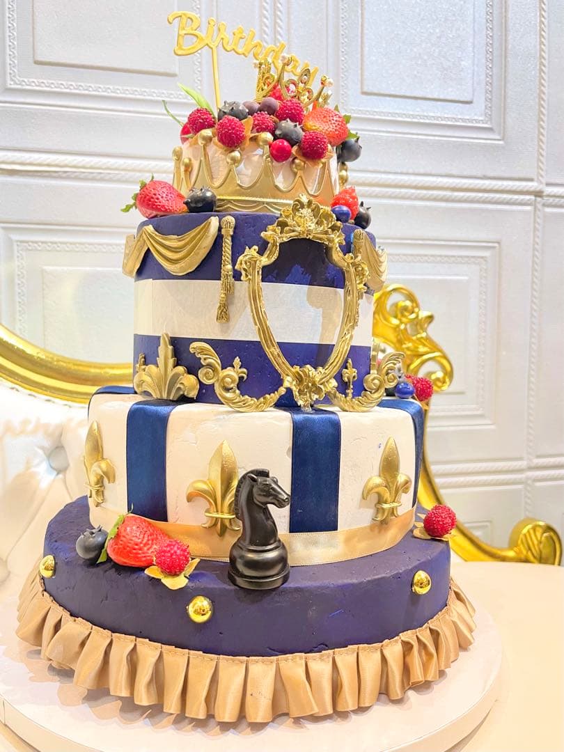 Knights風　豪華な三段ケーキ