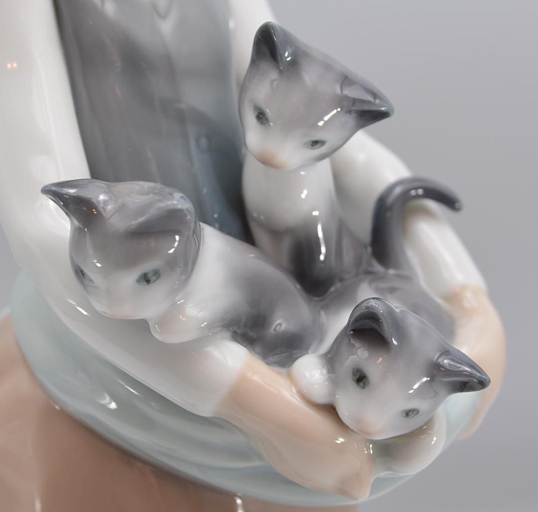 子猫を追って ＃1309 ☆リヤドロ スペイン ポーセリン 光沢仕上げ 箱