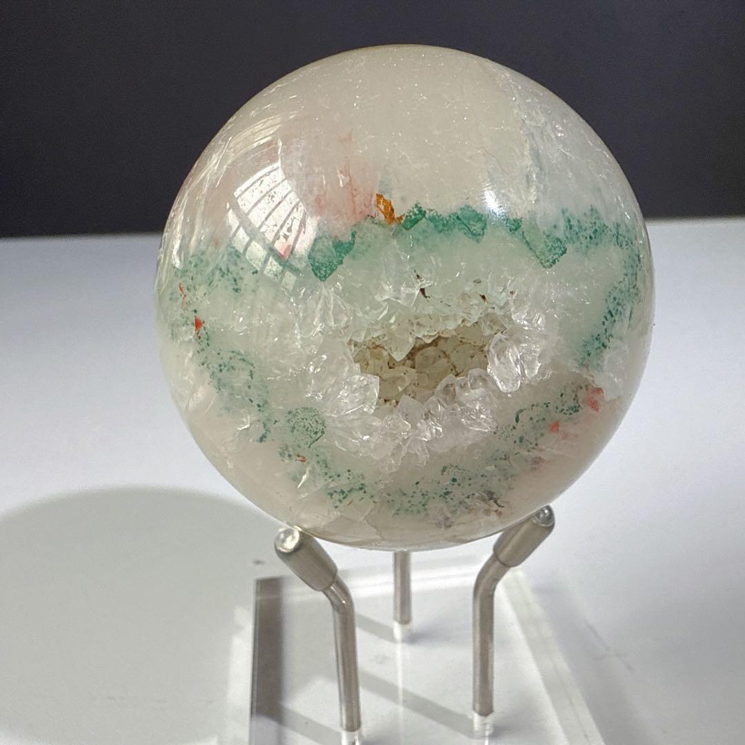 天然石水晶共生瑪瑙の笑い口　置物　スフィアNO.080703