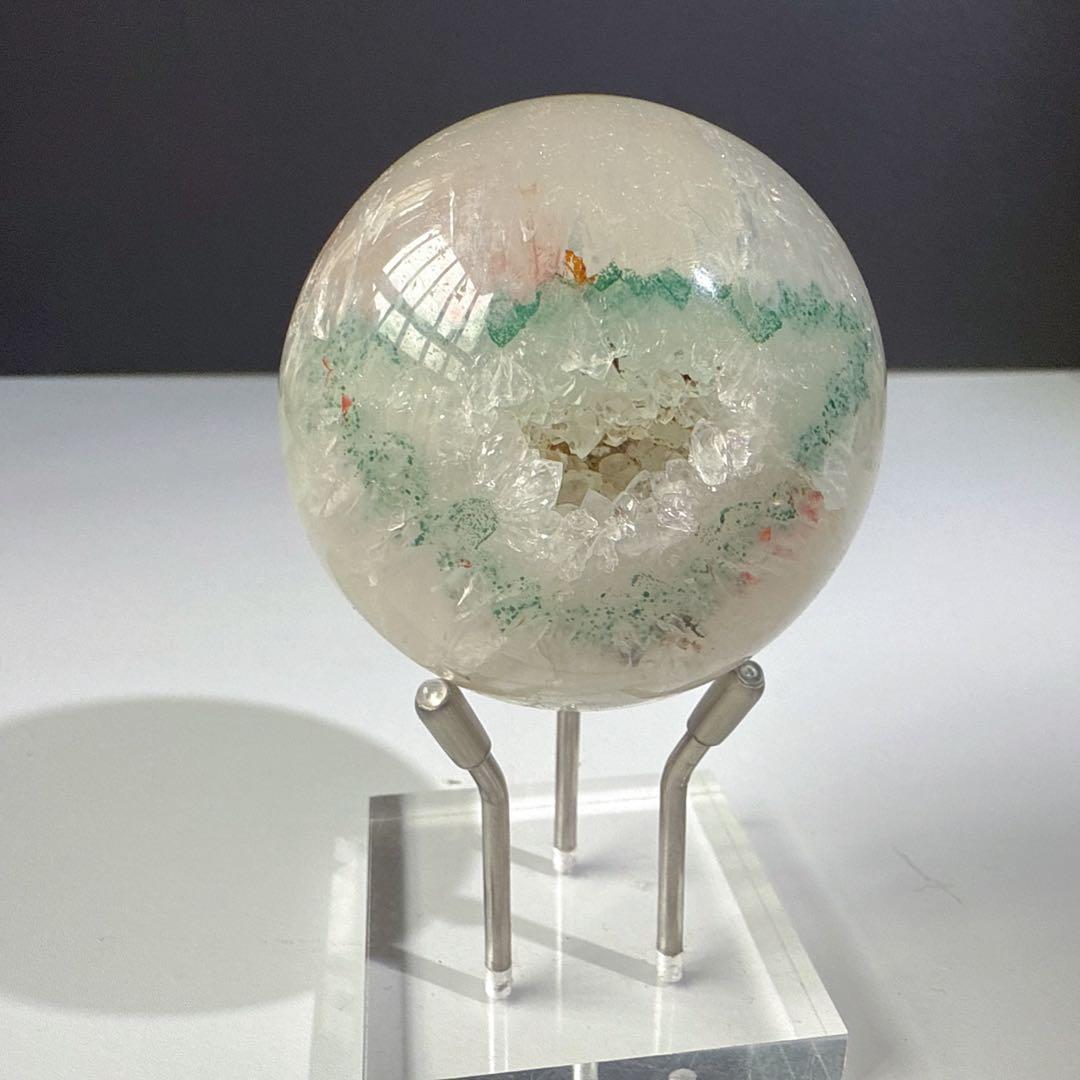 天然石水晶共生瑪瑙の笑い口　置物　スフィアNO.080703