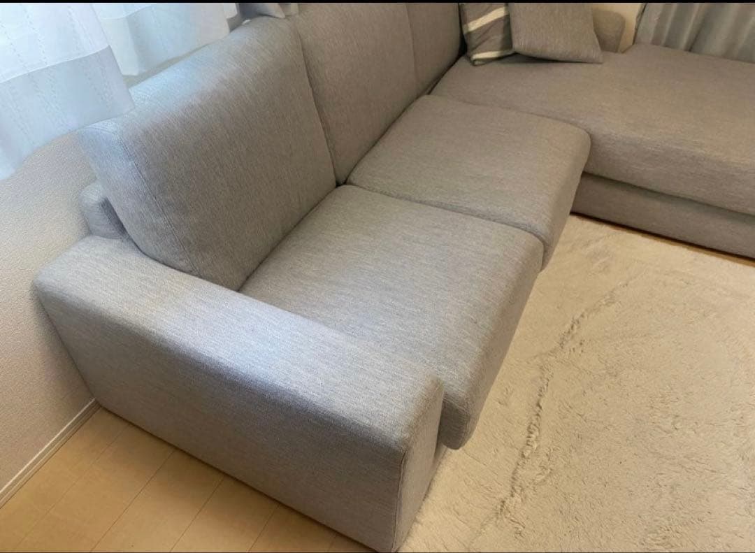 ニトリの布張りカウチソファ