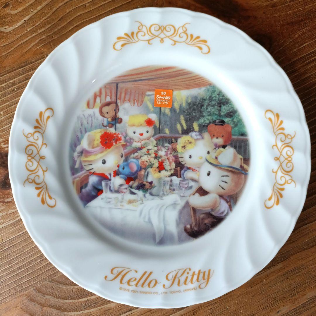 未使用品ハローキティHELLOKITTY 絵皿12枚　プレート サンリオ 食器