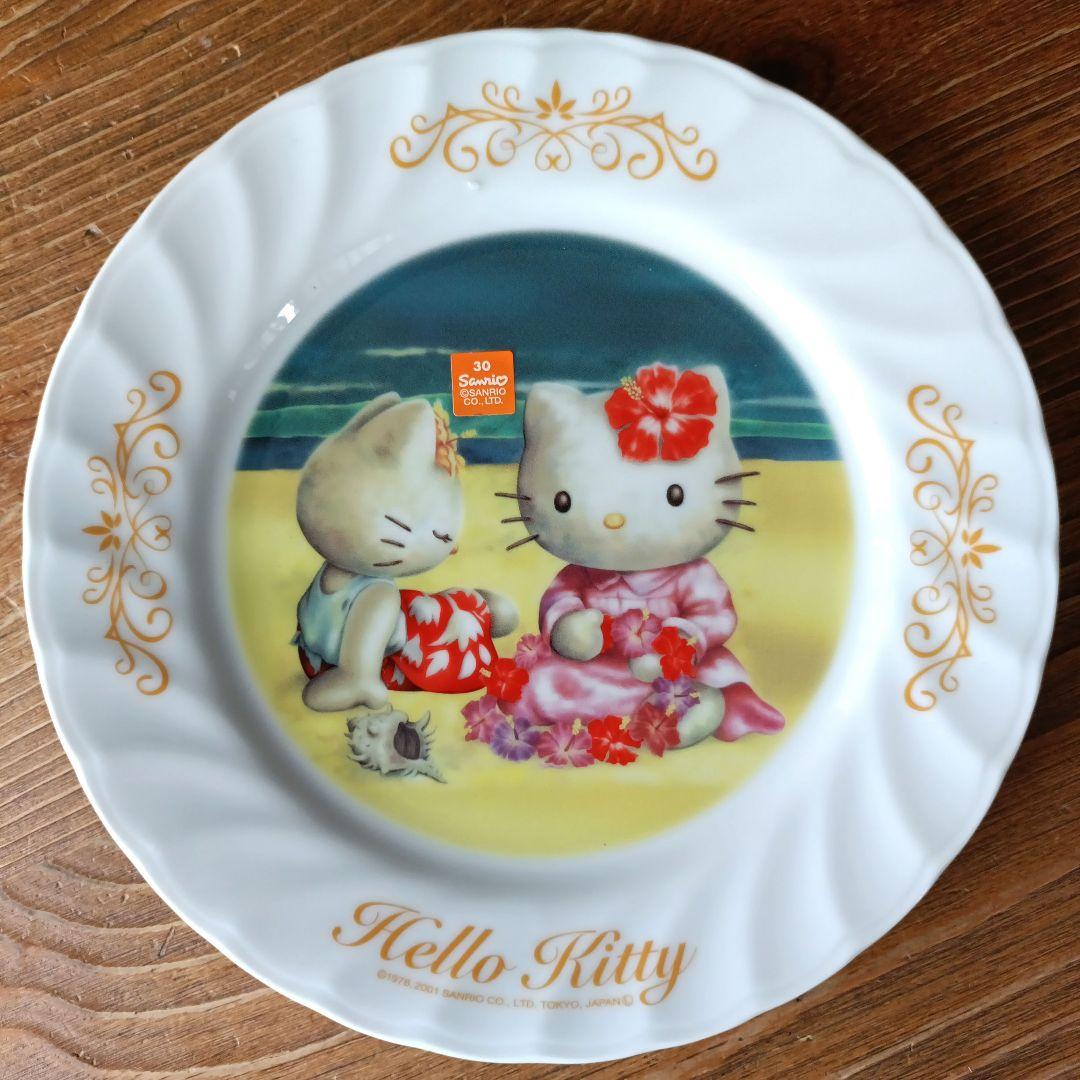 未使用品ハローキティHELLOKITTY 絵皿12枚　プレート サンリオ 食器