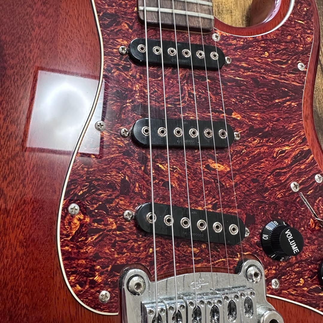 G&L S-500 tribute series チェリーレッド ストラトタイプ