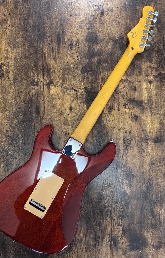 G&L S-500 tribute series チェリーレッド ストラトタイプ