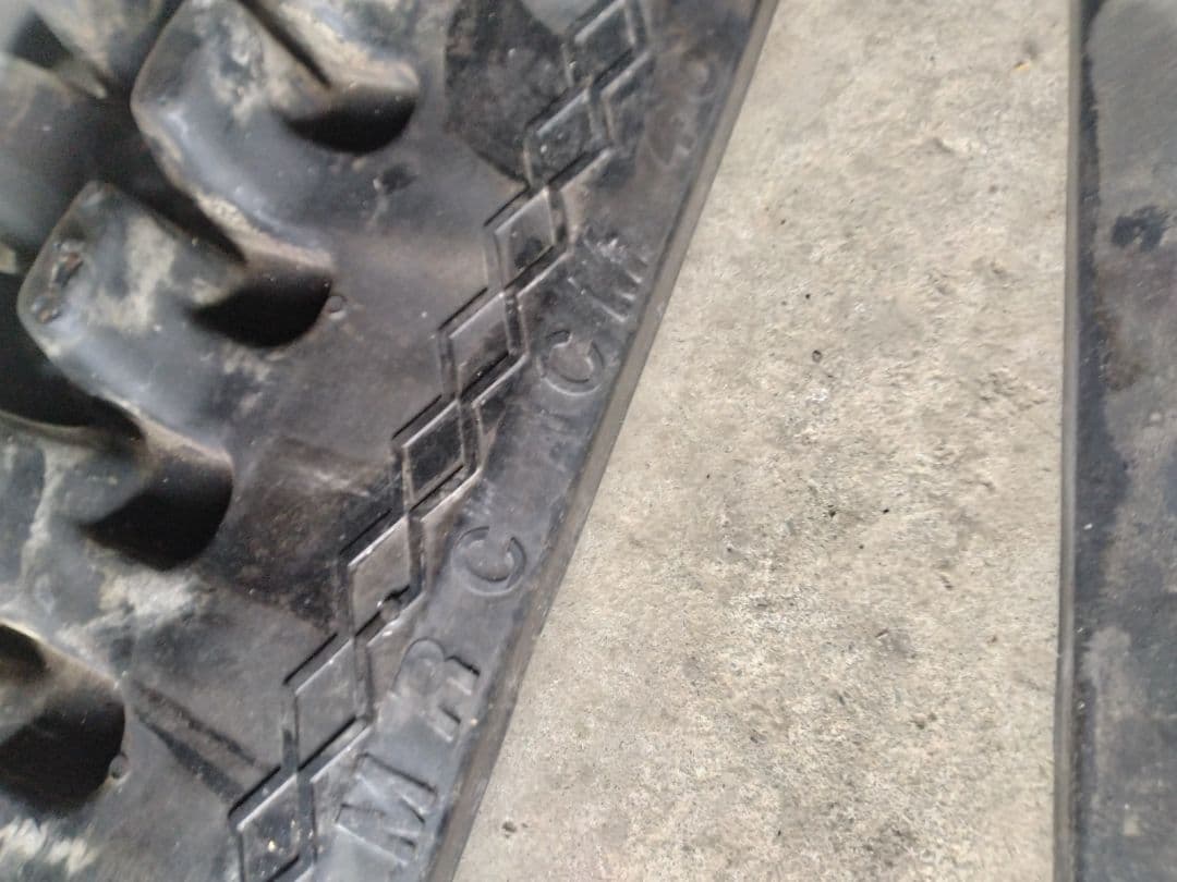 未使用 MRC ゴムクローラー 250×72×48 2本 - メルカリ