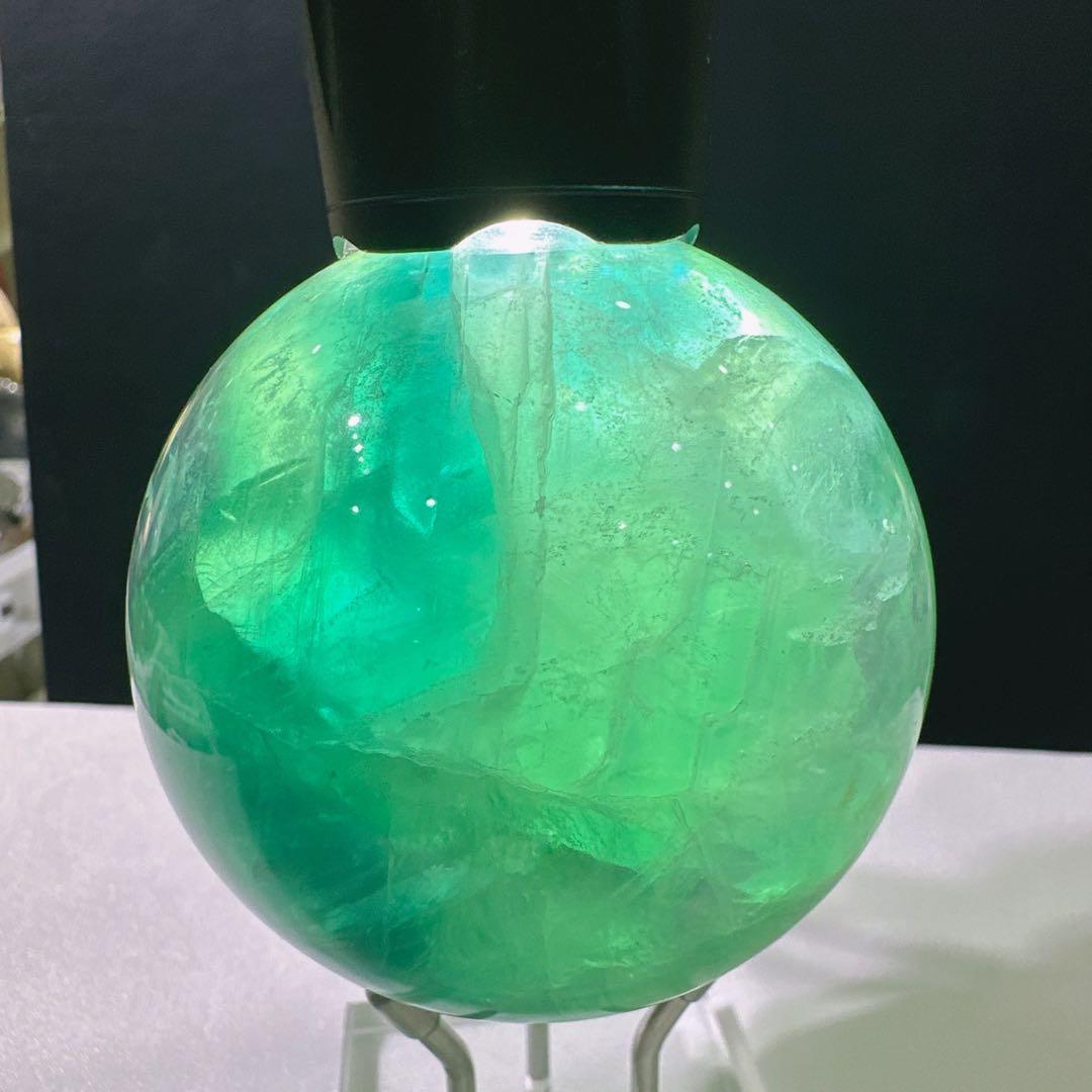 天然石 フェザーフローライト丸玉 置物 F.43