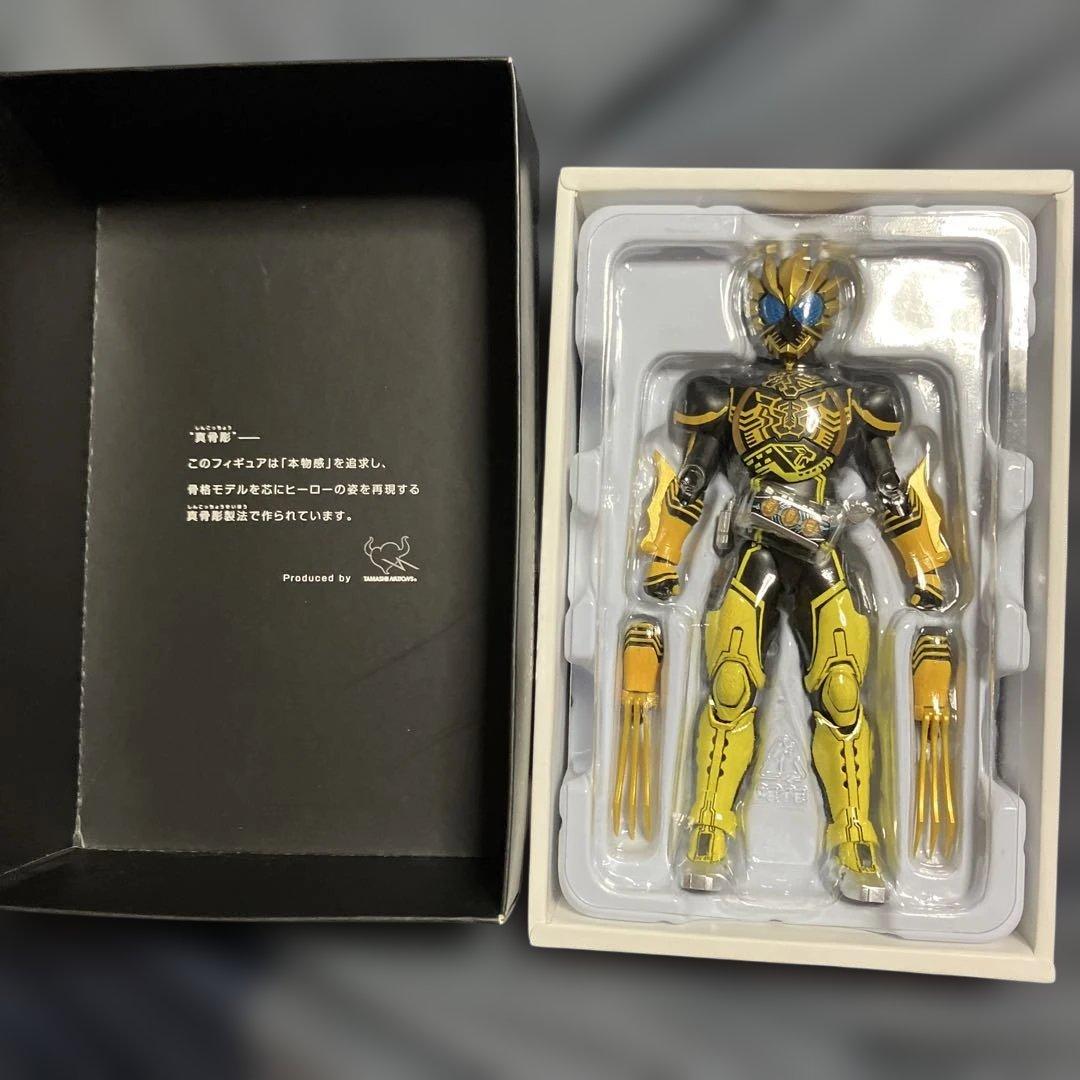 S.H.Figuarts (真骨彫製法) 仮面ライダーオーズ ラトラーターコンボ