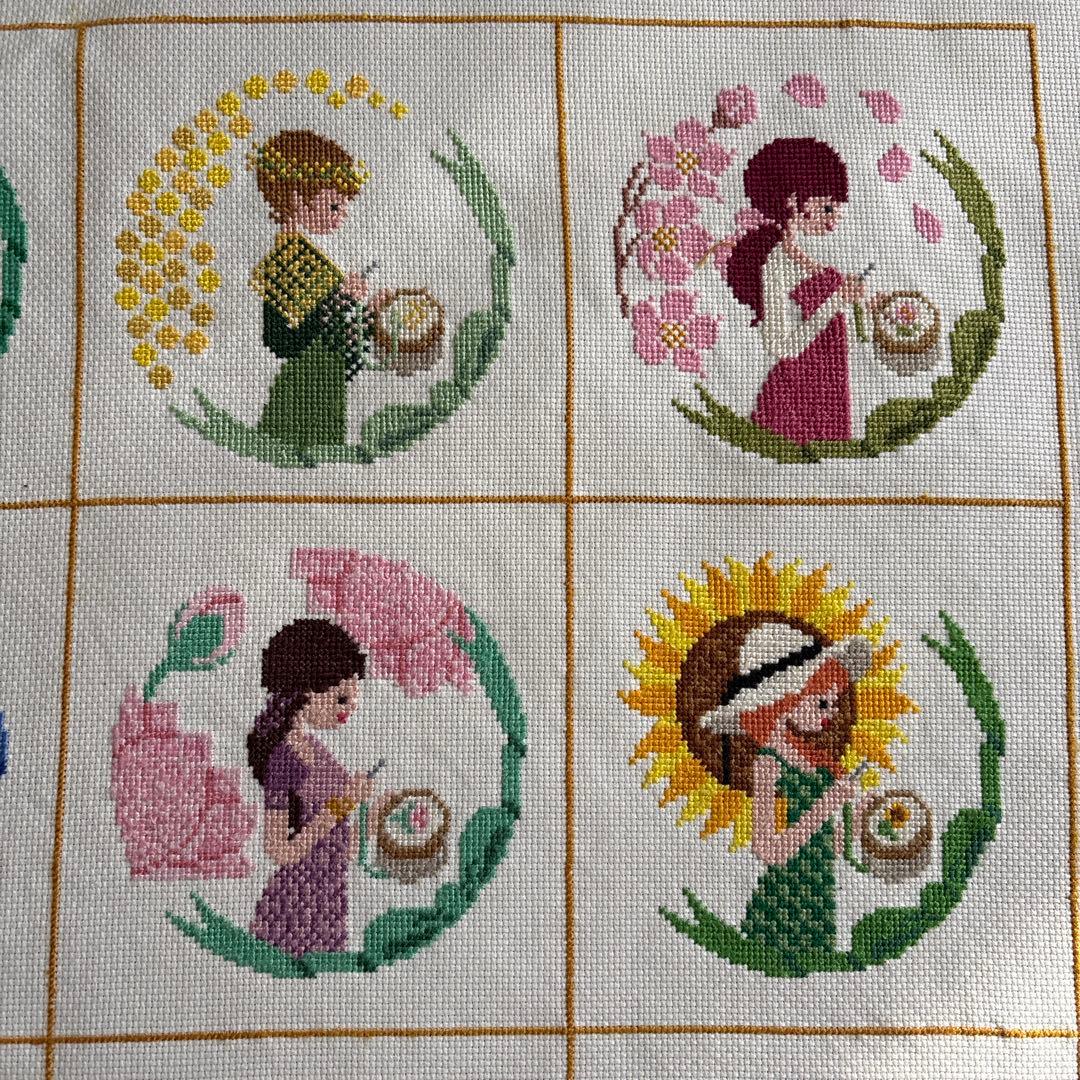 クロスステッチ完成品　刺繍ガール12ヶ月