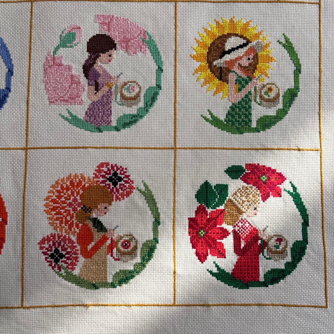 クロスステッチ完成品　刺繍ガール12ヶ月