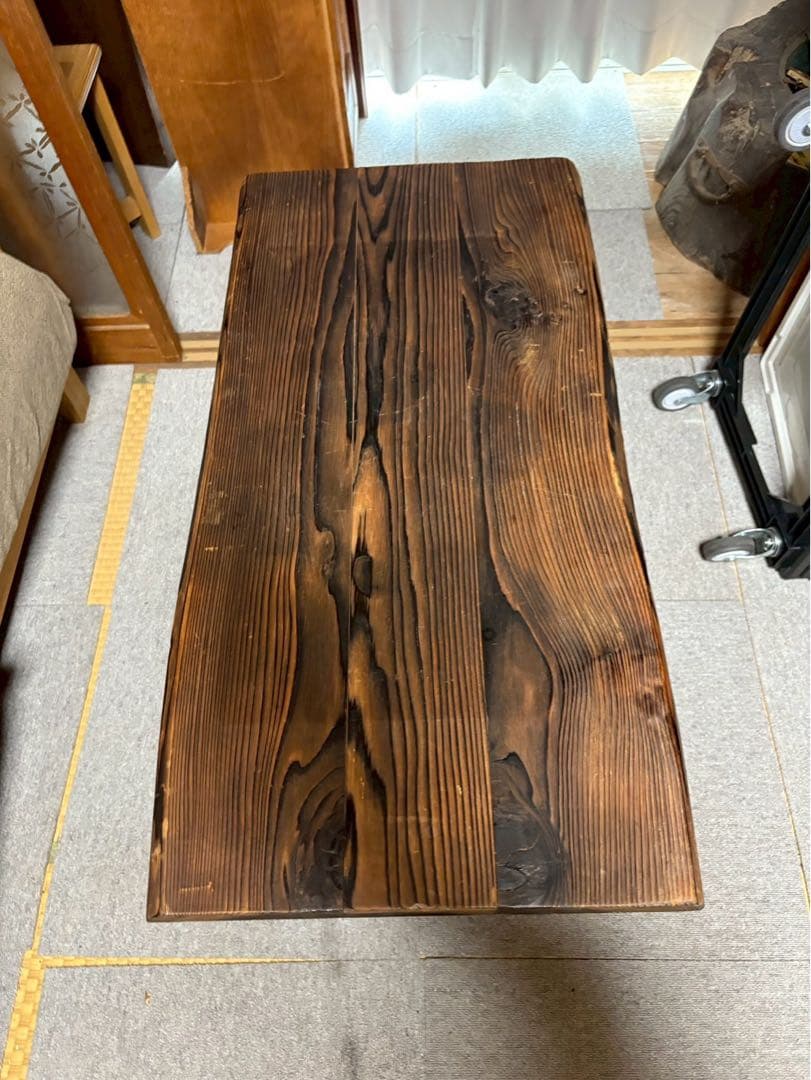 焼杉 ローテーブル 無垢材 棚付き 和モダン カフェ風　インテリア家具