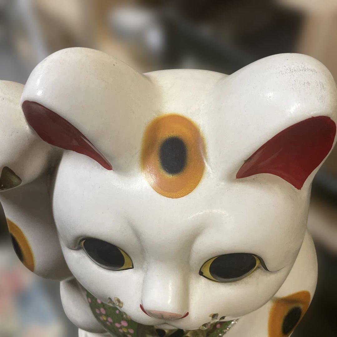 陶器 招き猫 幸運の置物　約34センチ✖️25センチ 右手上げ　古い招き猫