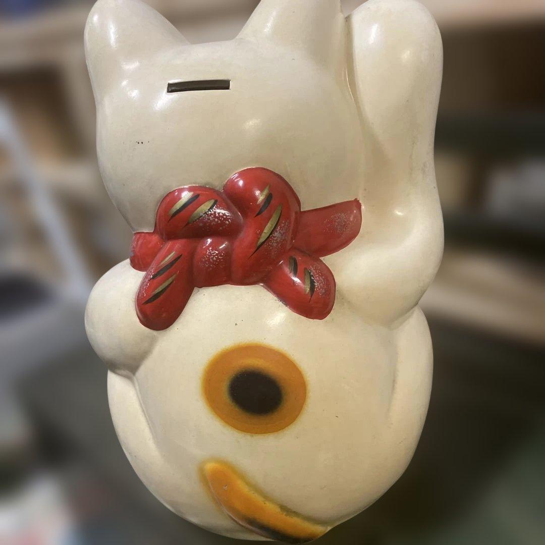 陶器 招き猫 幸運の置物　約34センチ✖️25センチ 右手上げ　古い招き猫