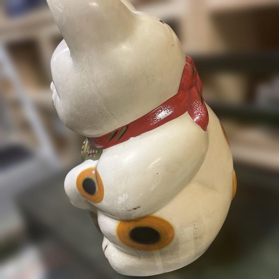 陶器 招き猫 幸運の置物　約34センチ✖️25センチ 右手上げ　古い招き猫