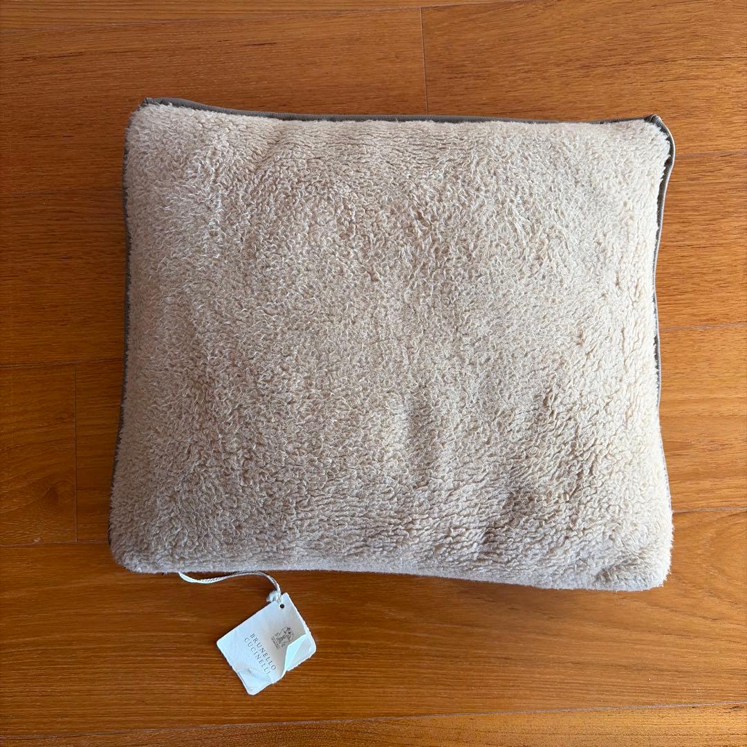 【タグあり】ブルネロクチネリ　クッション