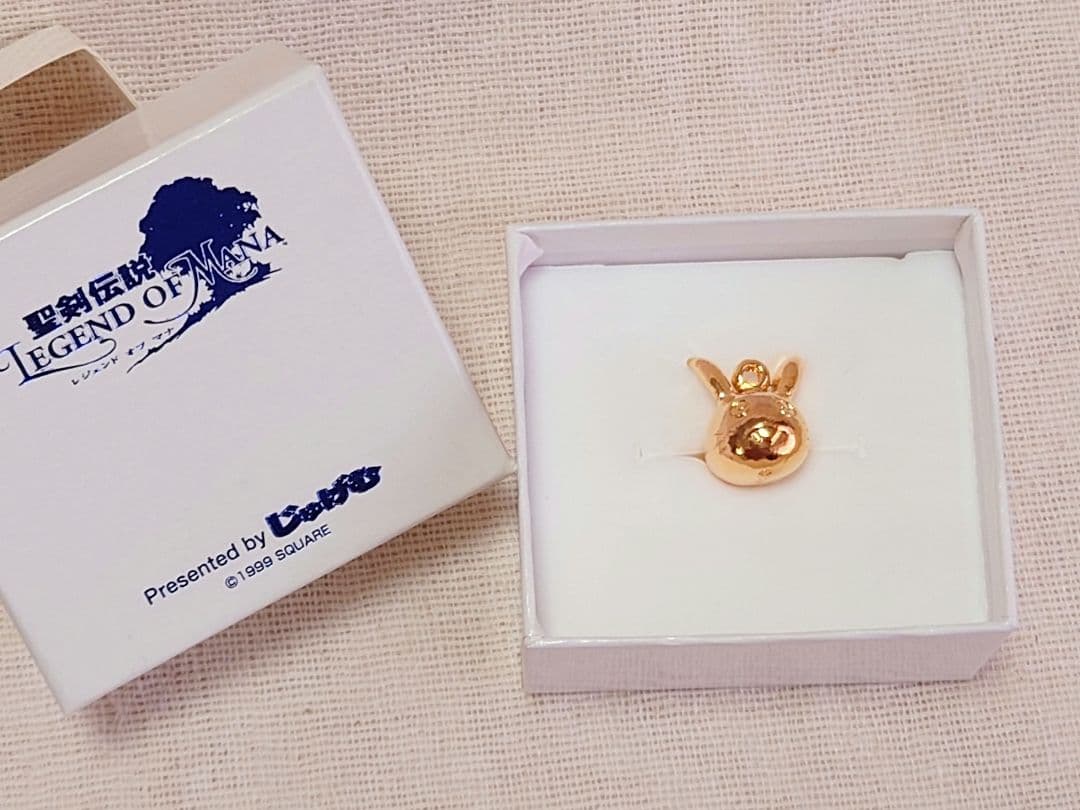 聖剣伝説【超レア!】金のラビ☆+銀のラビペンダント&オマケ♪ - メルカリ