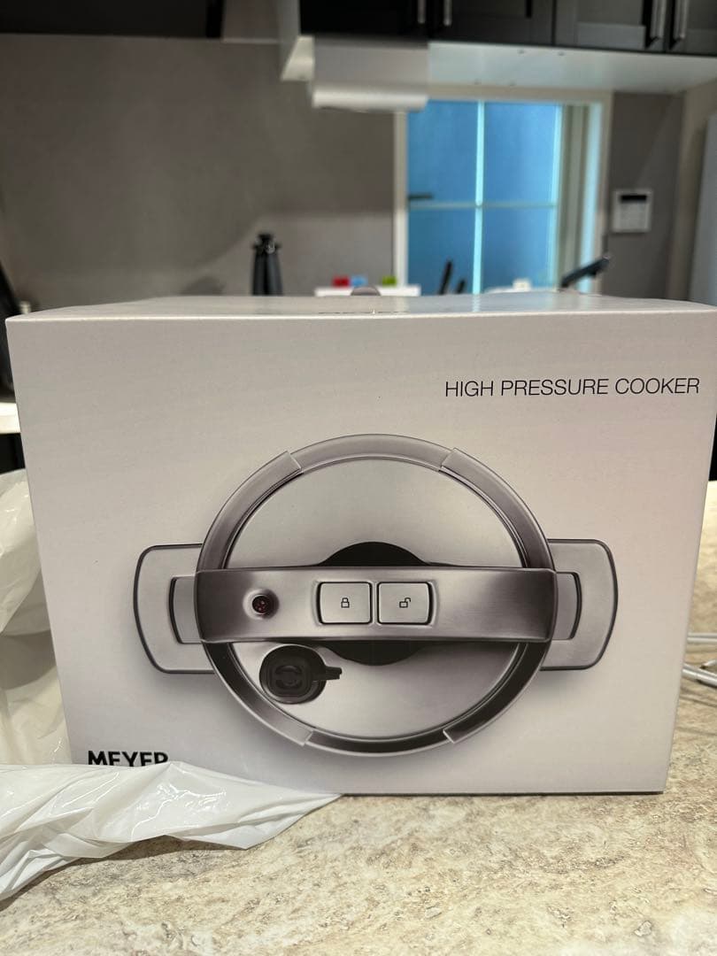 新品。未使用。MEYER 高圧鍋 20cm 4.0L