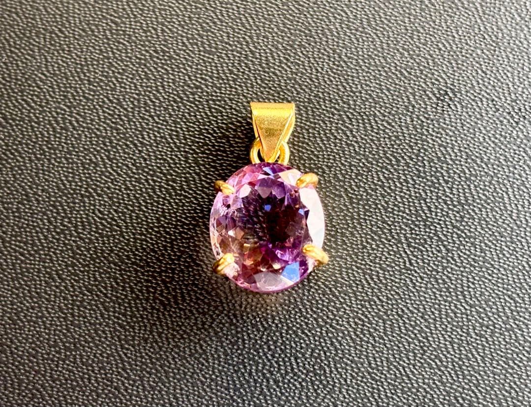 夢幻品質　愛と光の奇跡のクリスタル　幻のプレミアムナチュラルバイカラーアメトリン