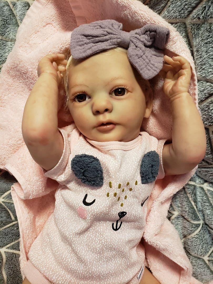 リボーンドール 金髪の巻き毛のおチビさん - メルカリ