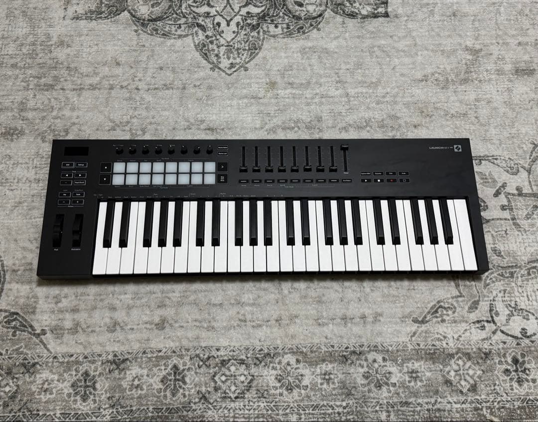 Novation MK3 49鍵 MIDIキーボード MIDEケーブル付き