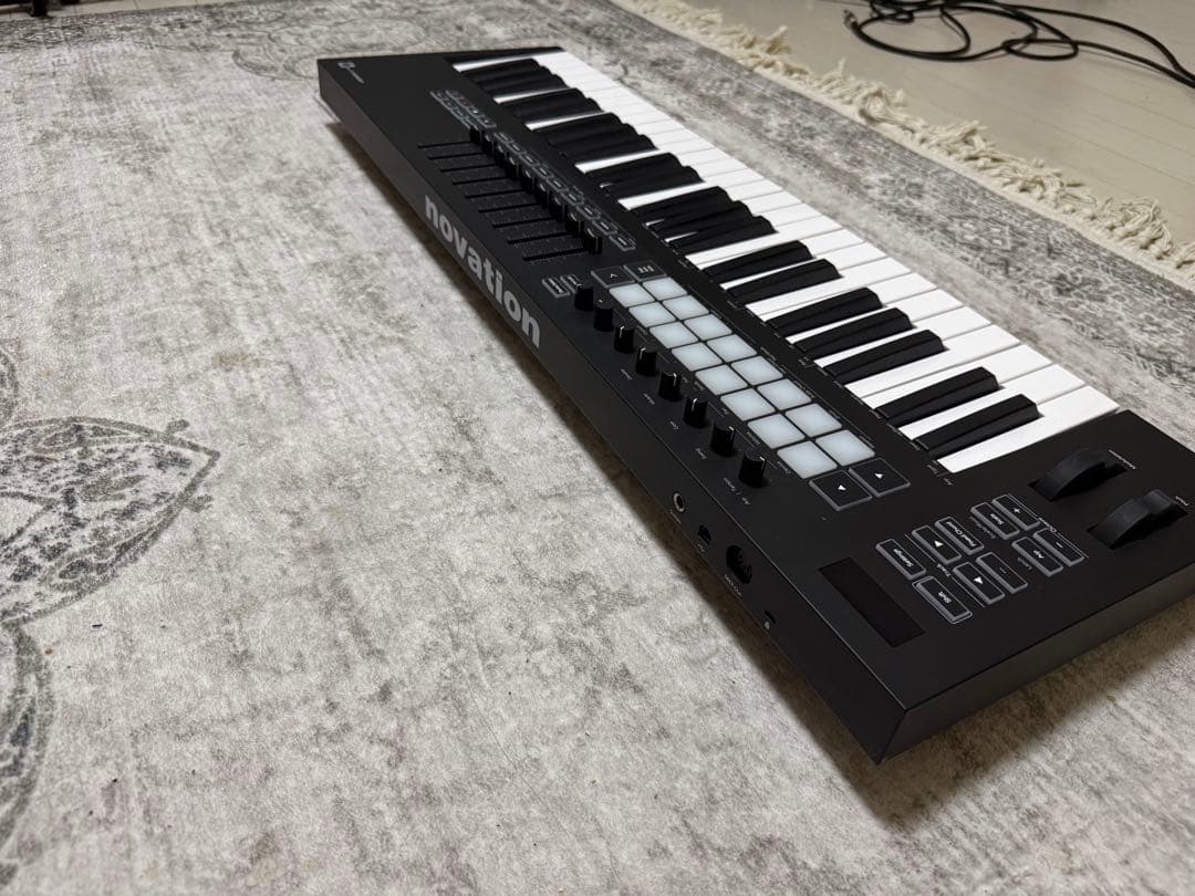 Novation MK3 49鍵 MIDIキーボード MIDEケーブル付き