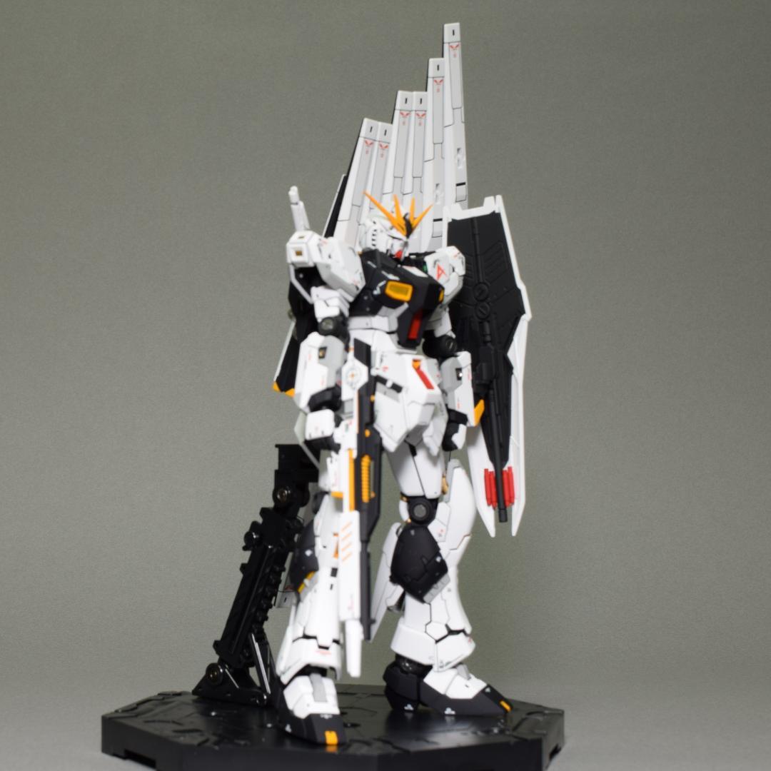 塗装済完成品 RGニューガンダム