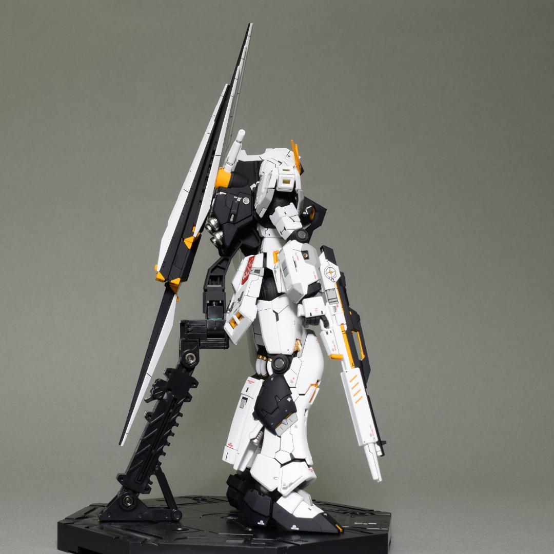 塗装済完成品 RGニューガンダム