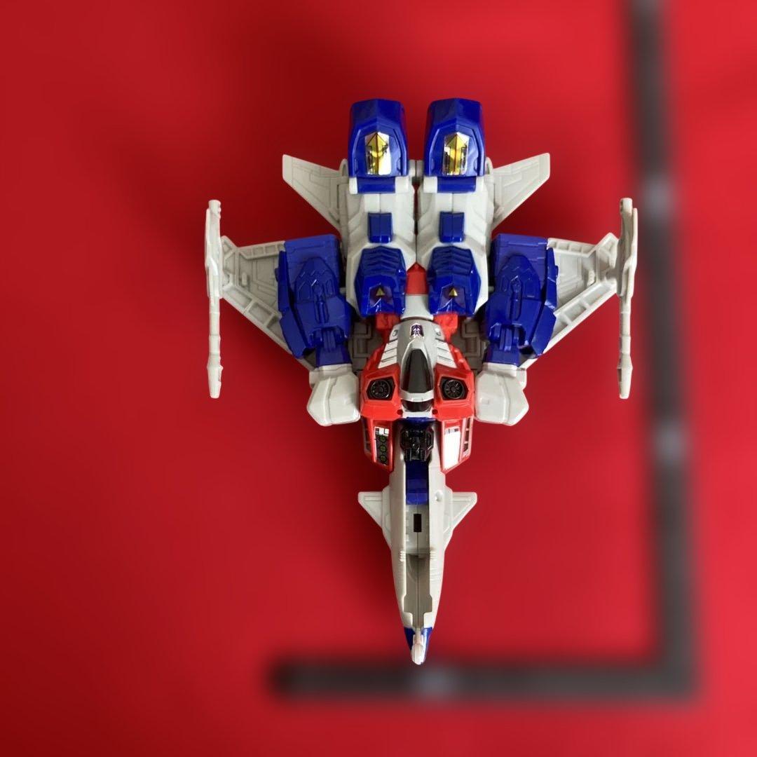 Transformers Power of the Primes フィギュア