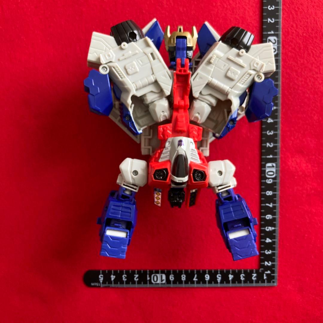 Transformers Power of the Primes フィギュア